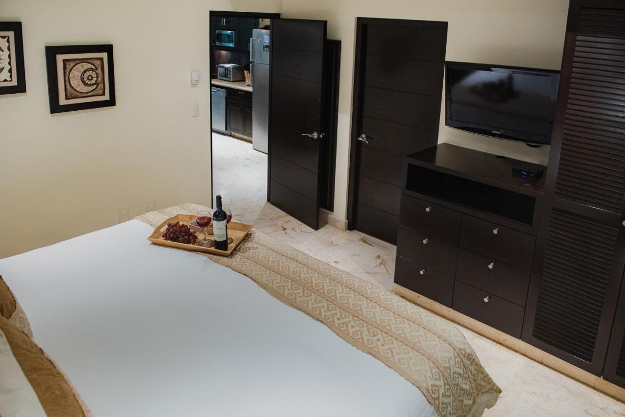 El Taj Oceanfront And Beachside Condo Hotel Плая-дель-Кармен Экстерьер фото