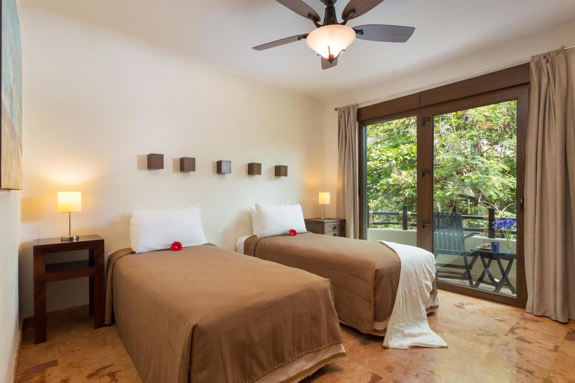 El Taj Oceanfront And Beachside Condo Hotel Плая-дель-Кармен Экстерьер фото